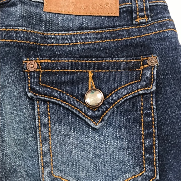 Shorts - Picture 3 of 5